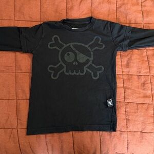 Nununu Black Skull Graphic Kids Shirt size 3-4